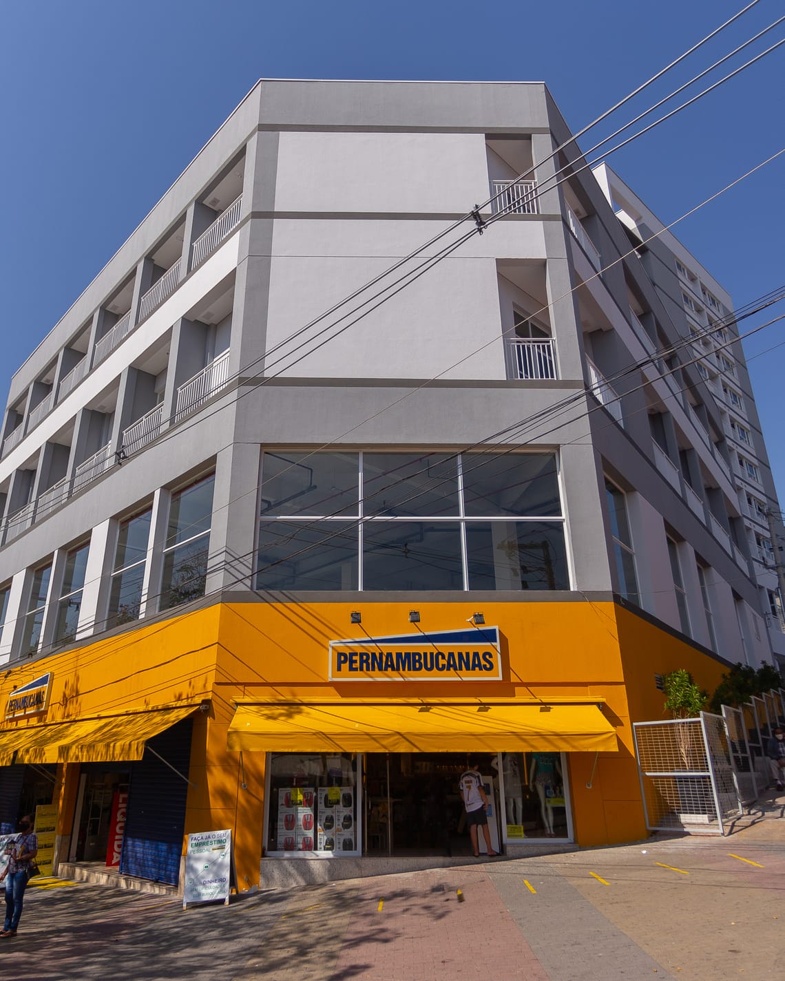 Carapicuíba Offices: projeto de edifício corporativo de uso misto